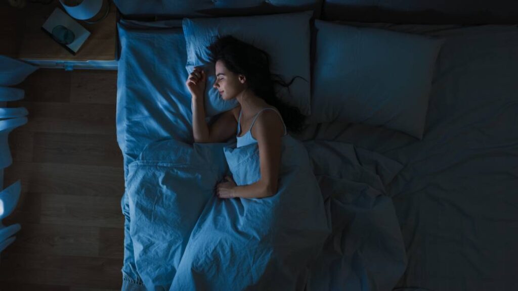 Dormire bene è un ottimo modo per rinforzare il sistema immunitario in autunno