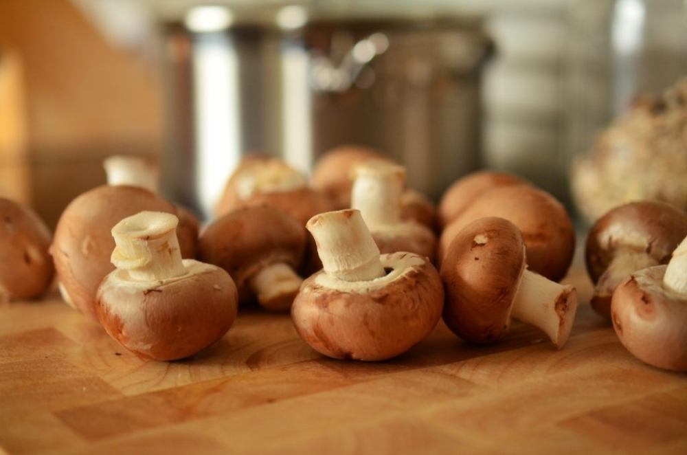 I funghi sono tra la verdura disponibile nel mese di ottobre - Ti.nyou