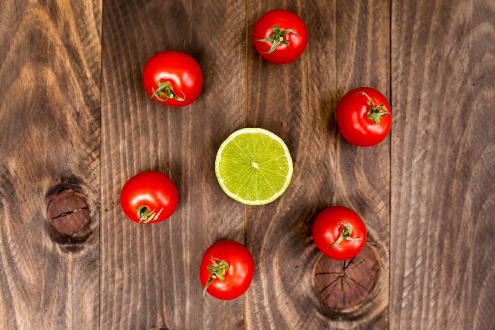 Limone e pomodori per drenare il corpo